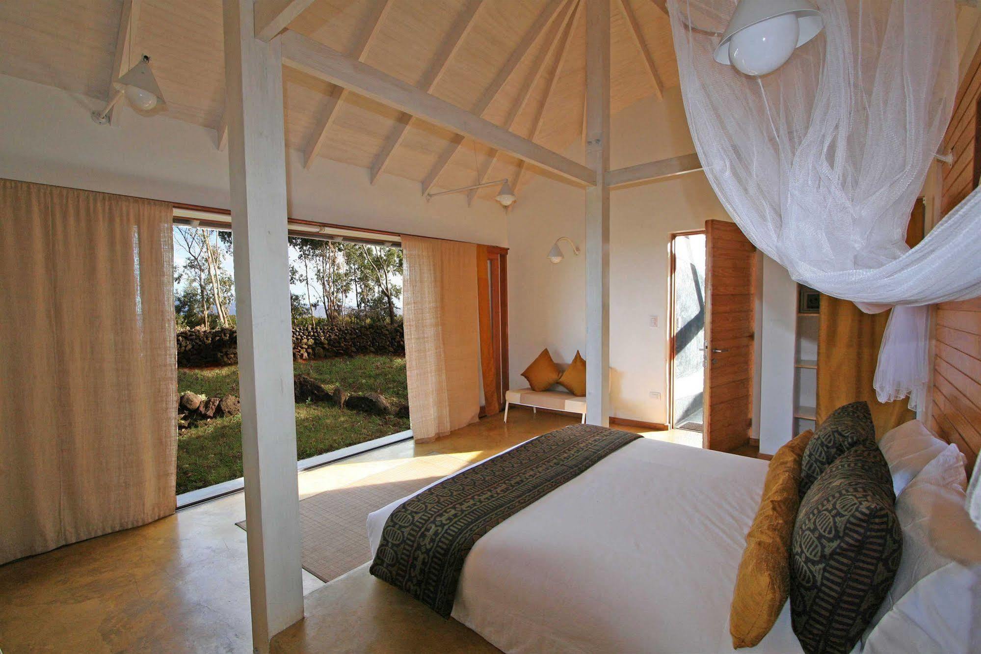 Altiplanico Isla De Pascua Hotell Hanga Roa Exteriör bild